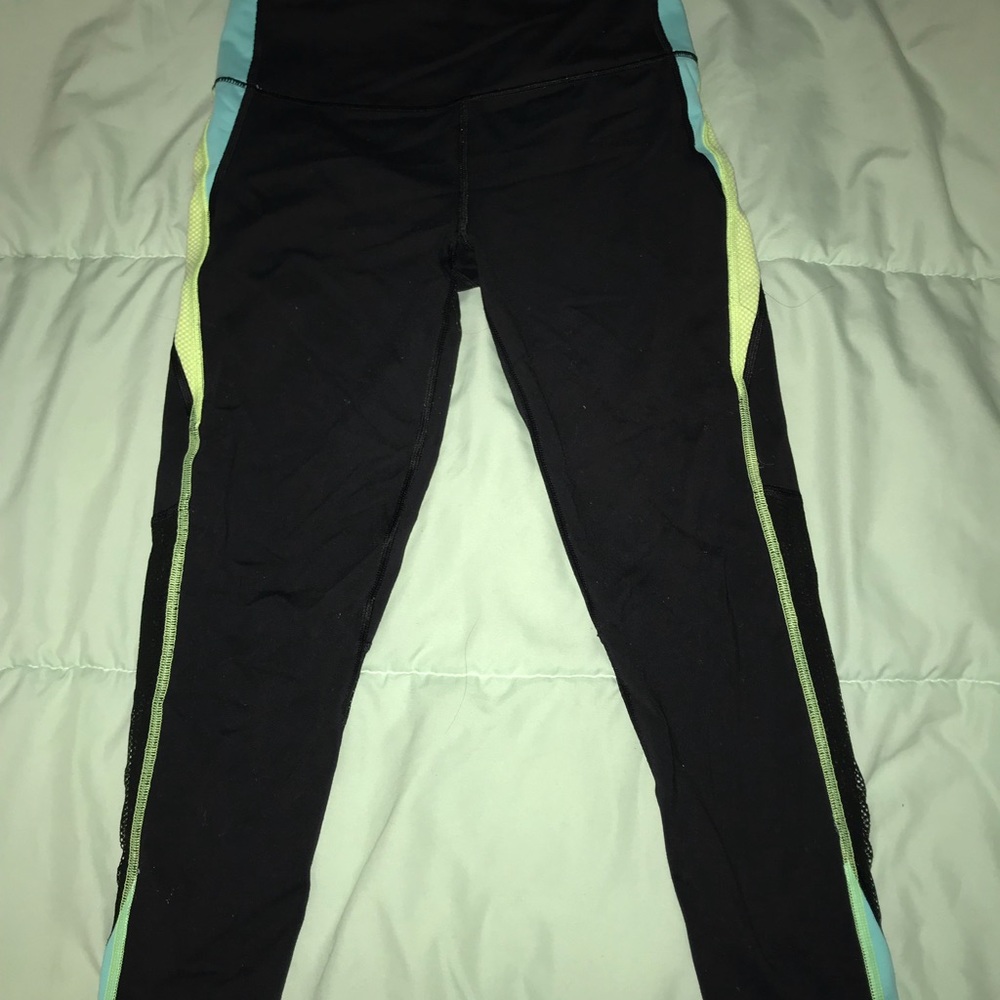 Victoria’s Secret Sport Crop Leggings